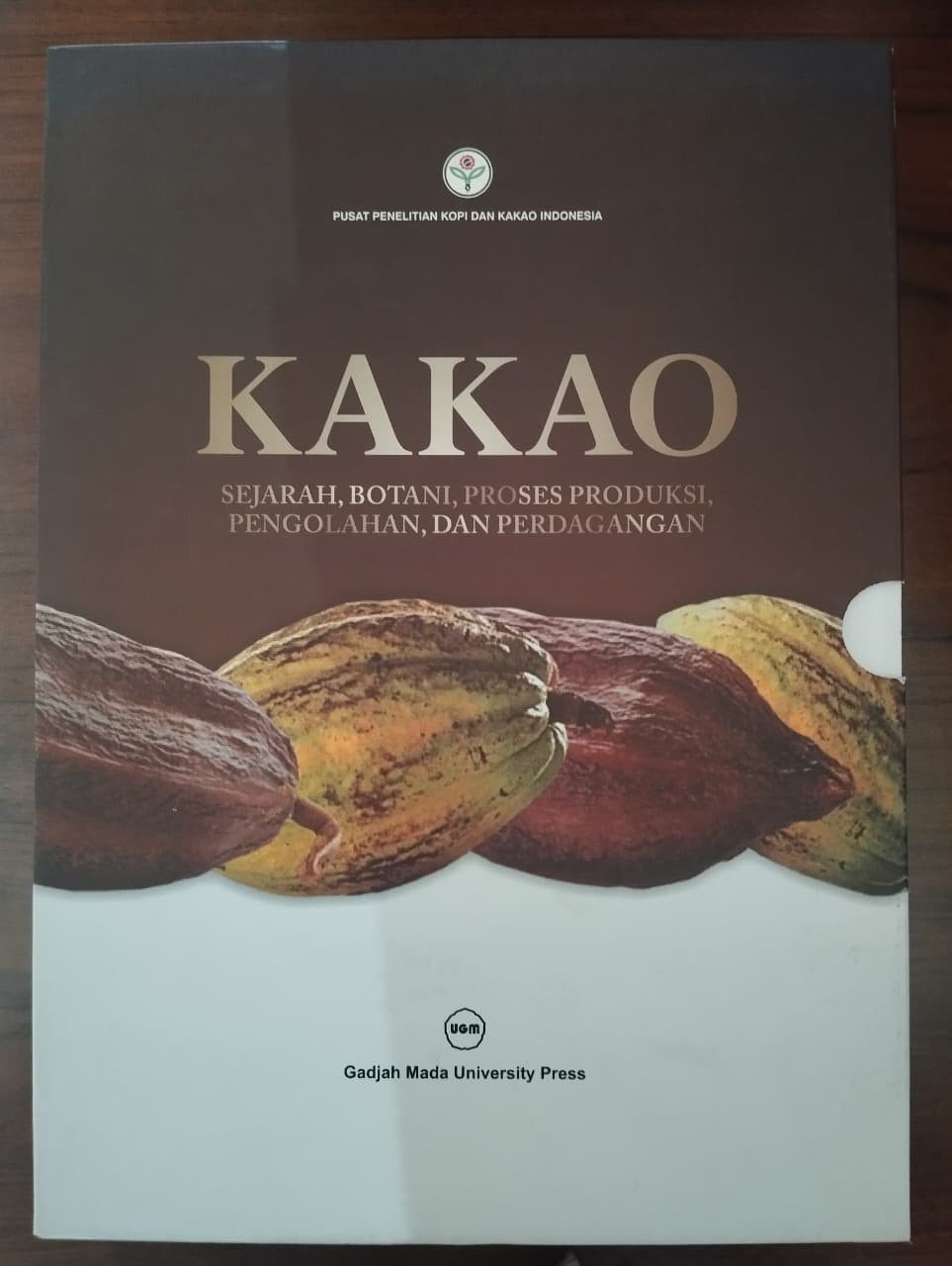 Cover Kakao: Sejarah, Botani, Proses Produksi, Pengolahan, dan Perdagangan